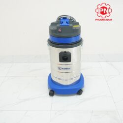 Nhân viên thao tác hút bụi với Máy hút bụi công nghiệp Kumisai KMS 30A