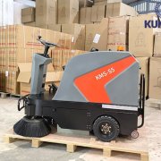 567-xe-quet-rac-cong-nghiep-ngoi-lai-kumisai-kms-s5
