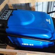 xe-quet-rac-day-tay-cong-nghiep-kumisai-kms-s3-mau-xanh