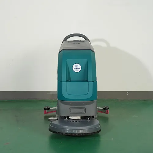 Mặt trước Máy chà sàn liên hợp Kumisai KMS 65C